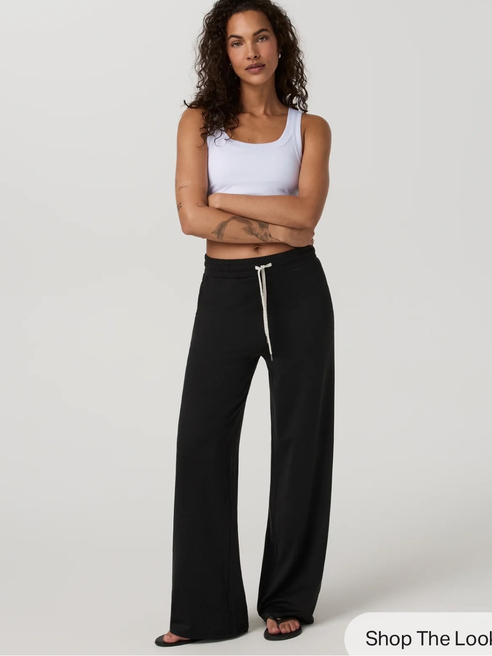 Vuori Halo Essential Wide Leg in Black - Picture 2 of 8